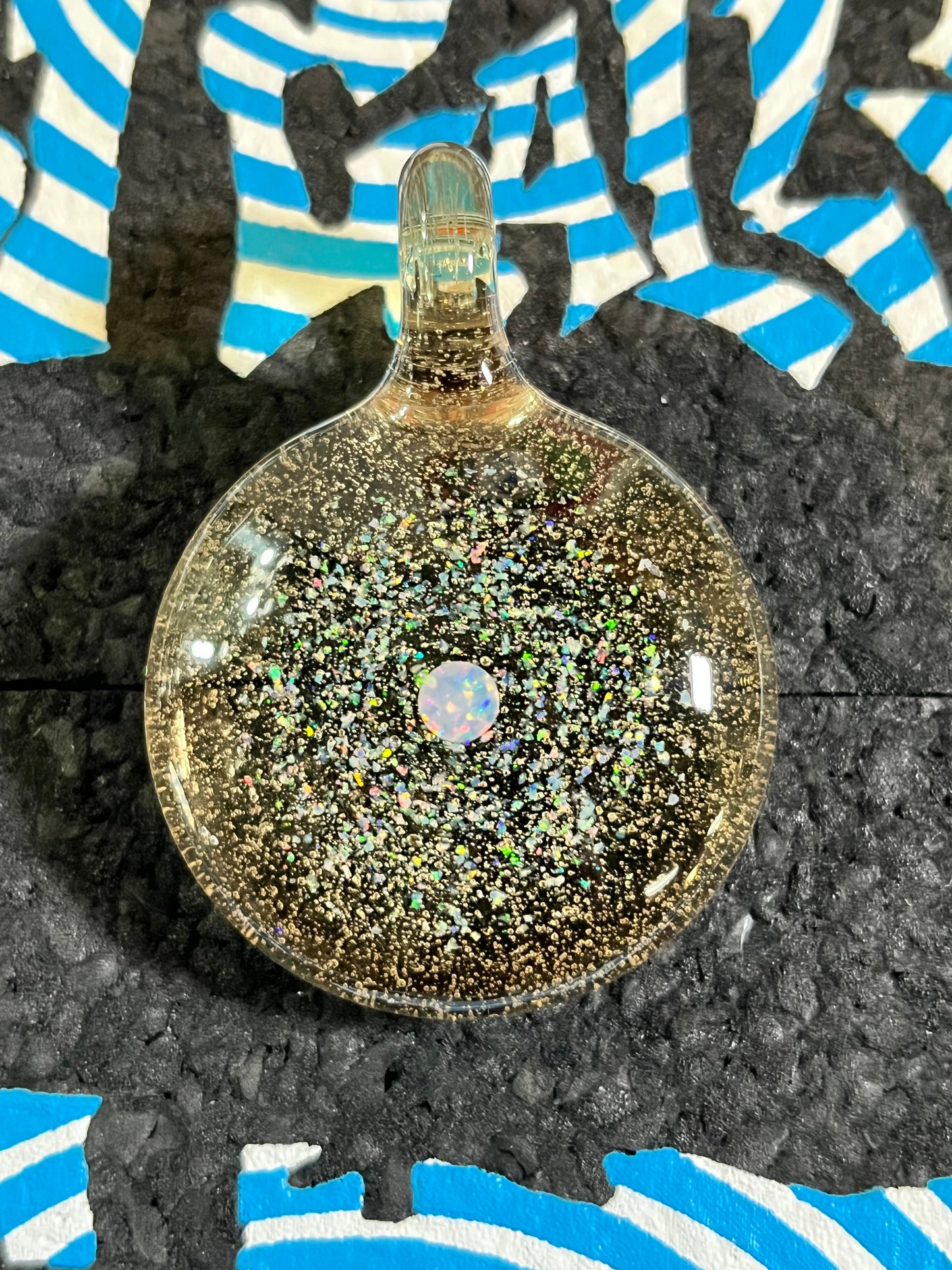 kberg CFL reactive opal pendant